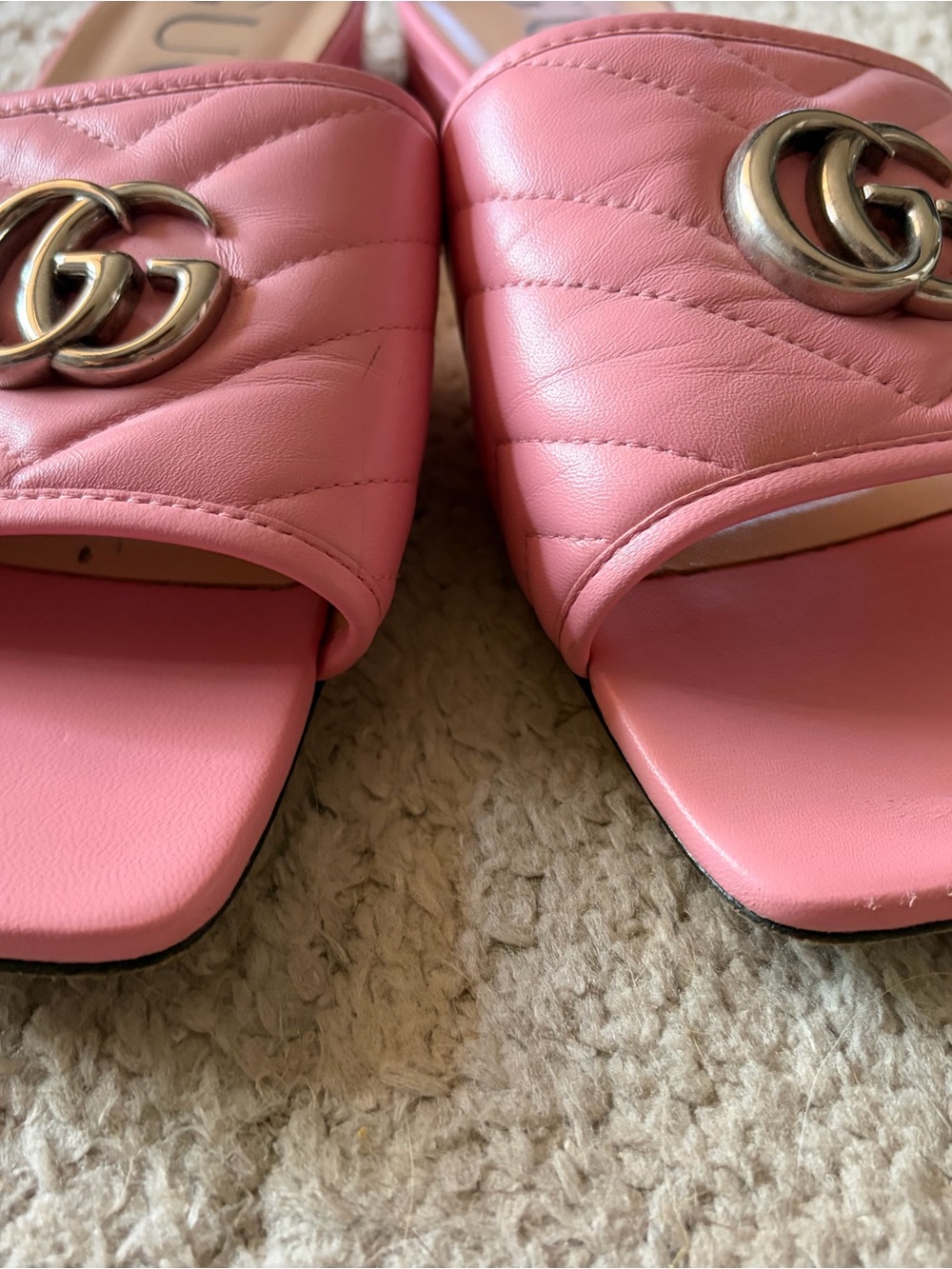 Gucci Pink Quilted Leather Sandals - Picture 2 of 3